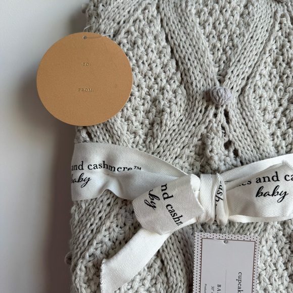 NWT Cupcakes & Cashmere Neutral Diamond Knit Baby Blanket - Picture 4 of 5